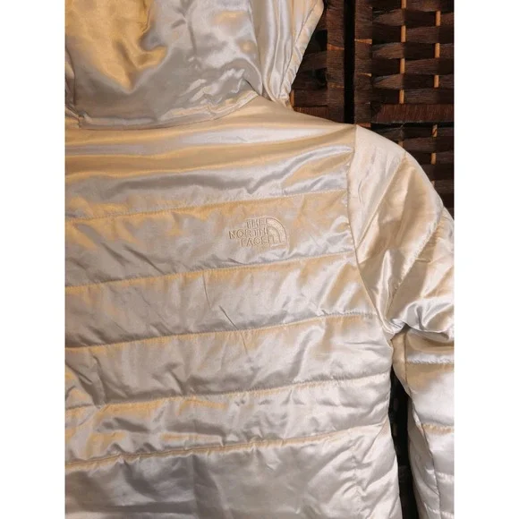 The North Face Kids White Puffer Jacket - Picture 7 of 11